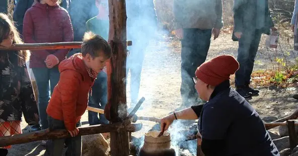 Cooking arbor patuxet homesite child educator foodways