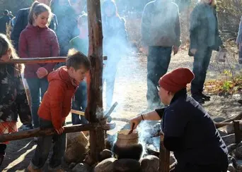 Cooking arbor patuxet homesite child educator foodways