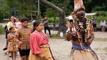 Strawberry thanksgiving standing quiver presentation