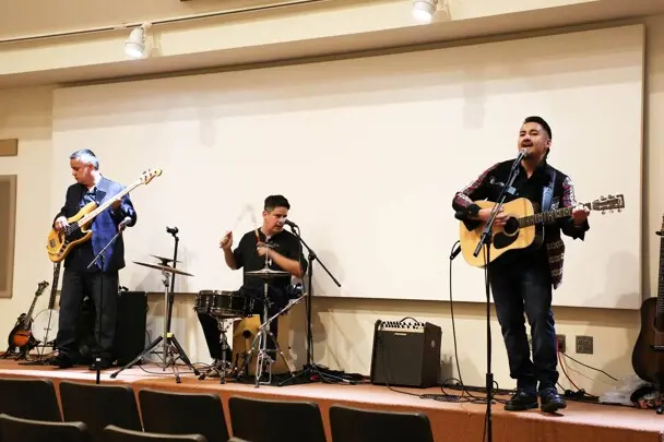 Indigenous voices series winter craft fair lone wolf