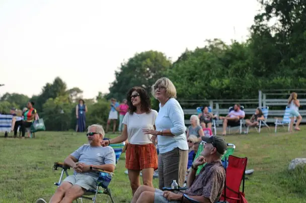 The groovalottos guests dance
