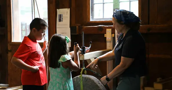 Grist mill grinding stone guets