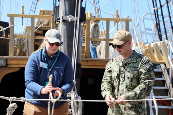 Knot tying mayflower