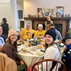 Thanksgiving meal crowd plimoth patuxet