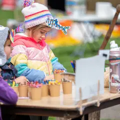 Children craft table herring run