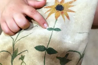 Educator points to sunflower design
