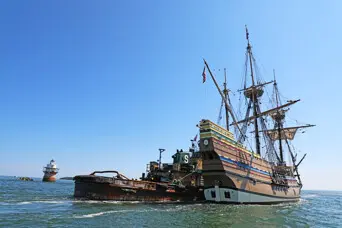 Mayflower tow boat bug light