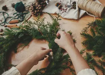 2026 holiday wreath making public program