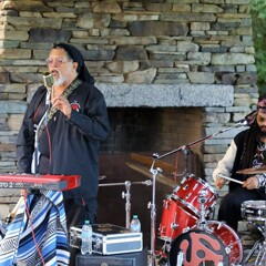 Lead singer of The GroovaLottos performs