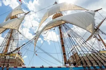 Mayflower full sails