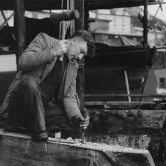 Man constructs mayflower