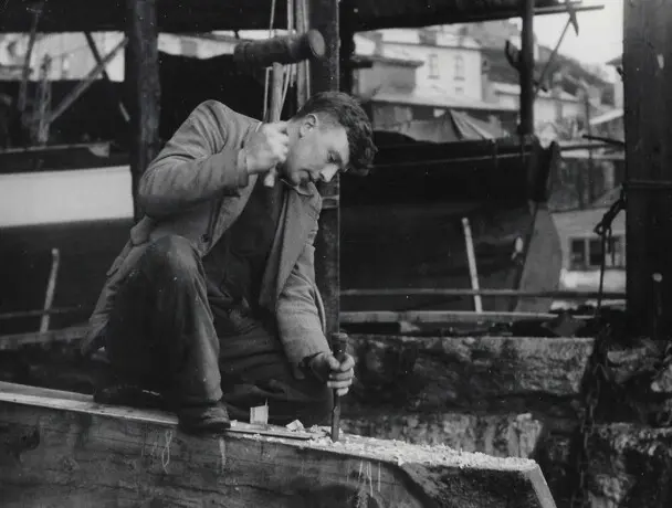 Man constructs mayflower